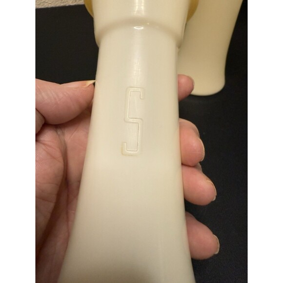 Vintage Tupperware 6” Hourglass Salt & Pepper Shakers 718-White - Picture 3 of 7